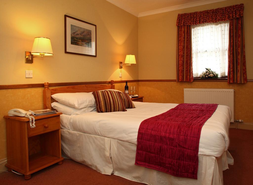 Ness Walk Ξενοδοχείο Ίνβερνες Δωμάτιο φωτογραφία A bedroom at the hotel