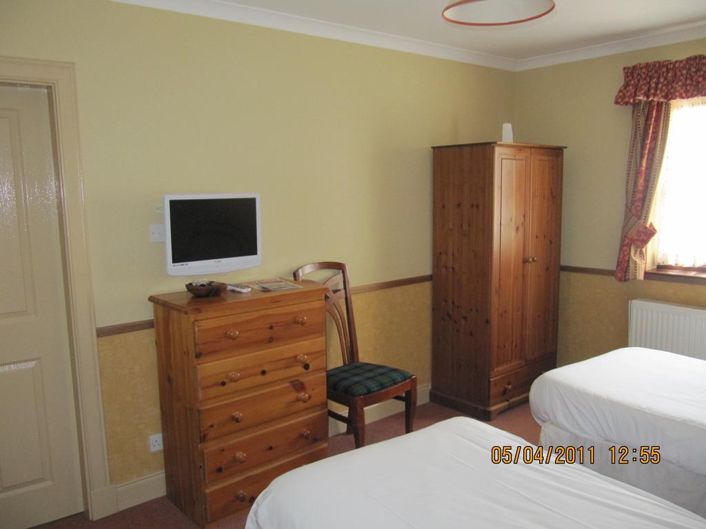 Ness Walk Ξενοδοχείο Ίνβερνες Δωμάτιο φωτογραφία A typical bedroom