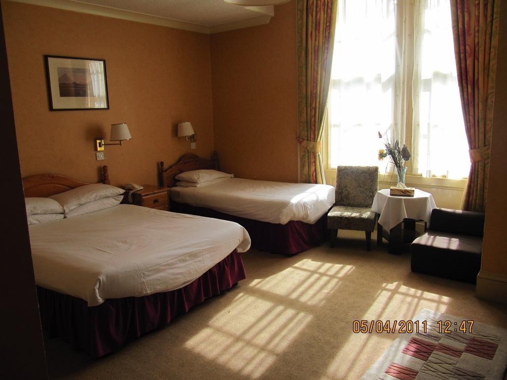 Ness Walk Ξενοδοχείο Ίνβερνες Δωμάτιο φωτογραφία A room at the hotel